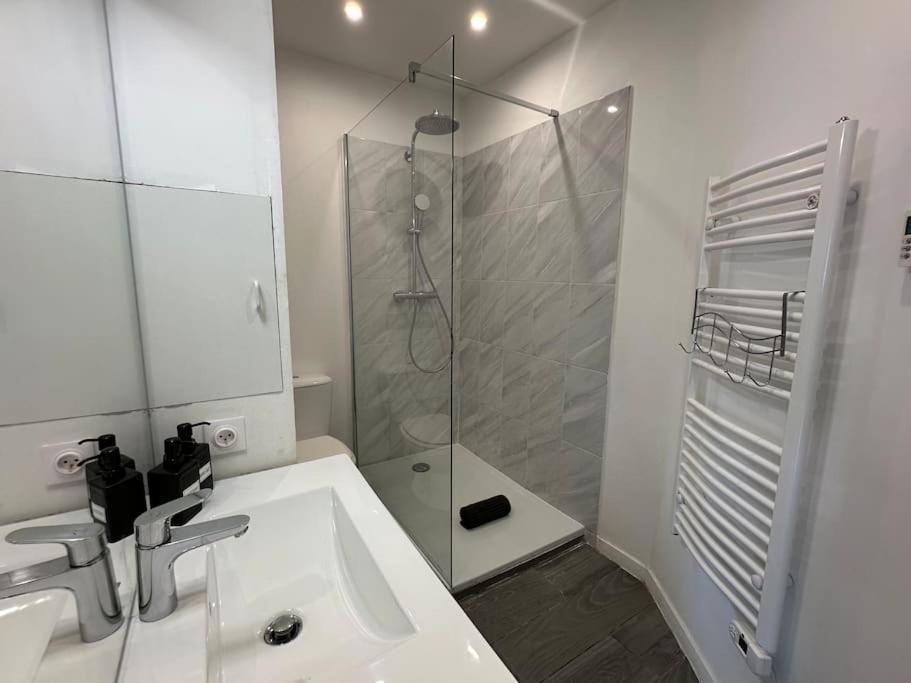 Villa Constance 3 Antibes - Spacieux Logement En Dernier Etage Exterior photo